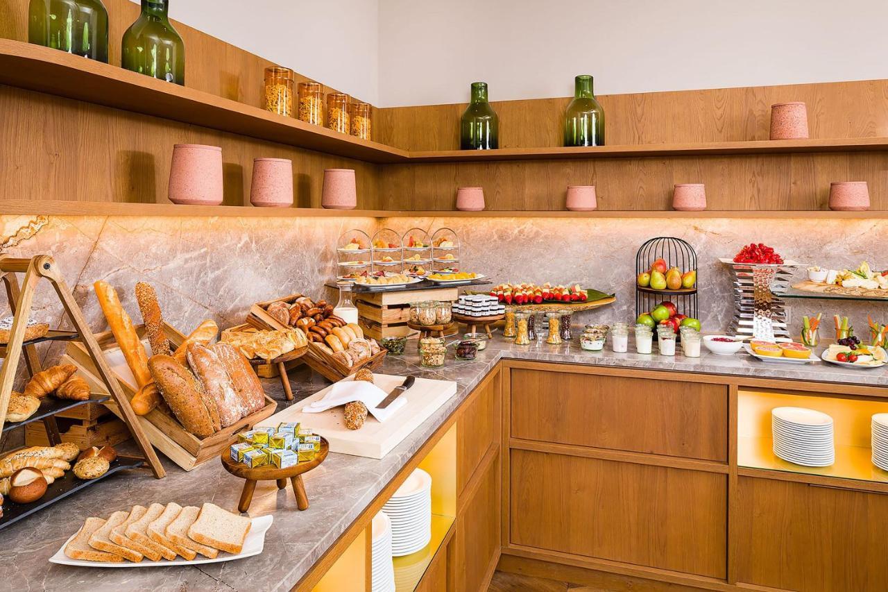 Sheraton Grand Salzburg Bagian luar foto