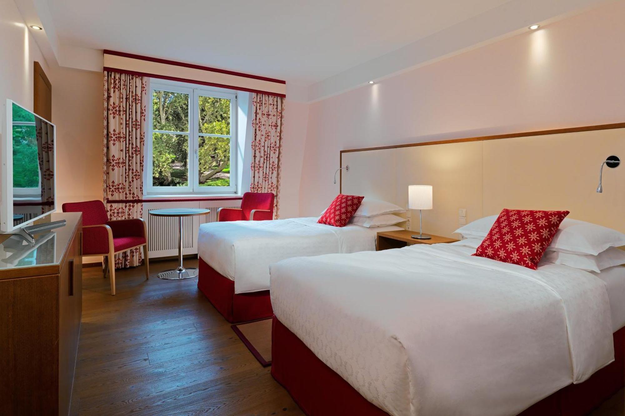 Sheraton Grand Salzburg Bagian luar foto
