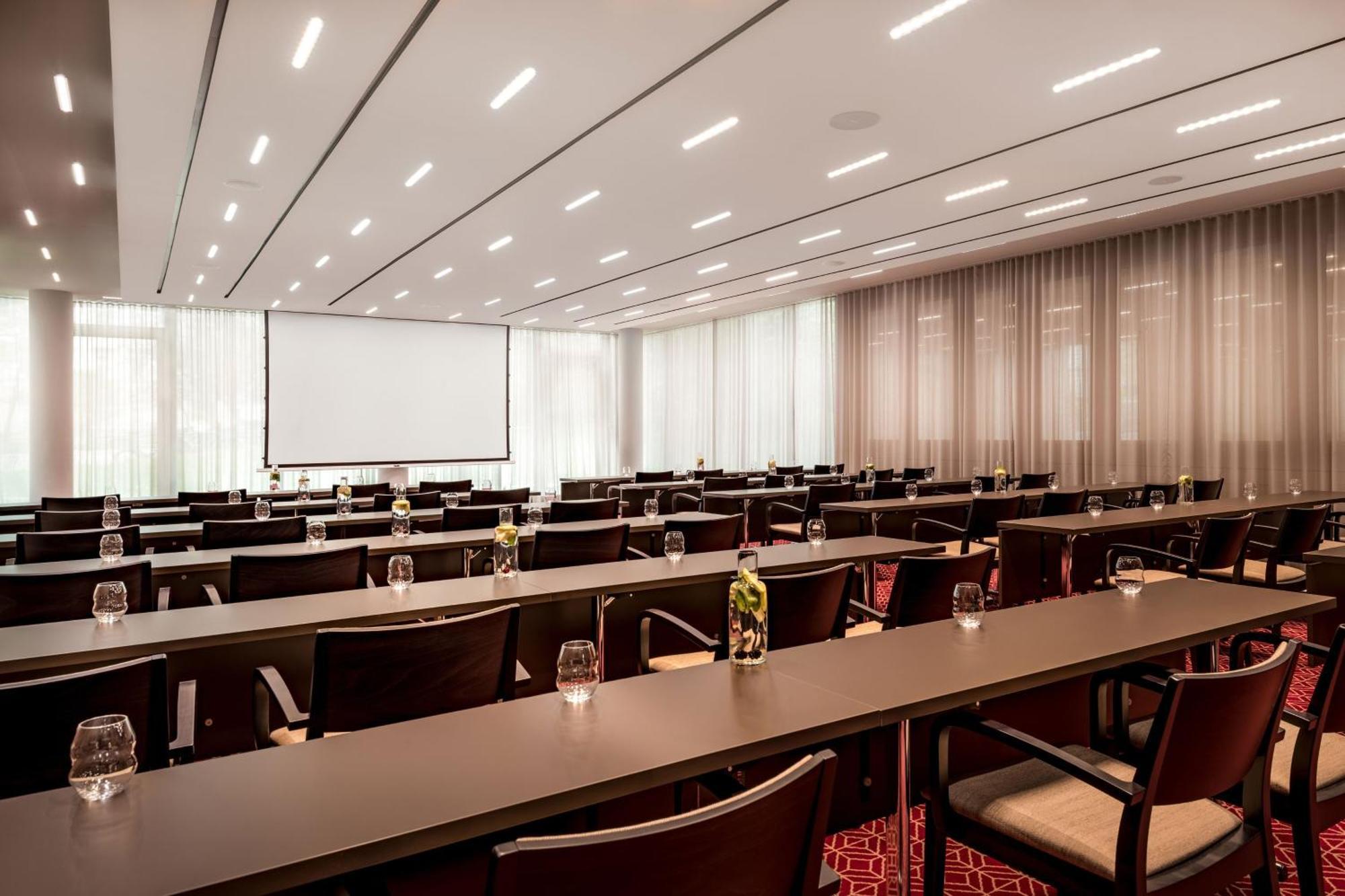 Sheraton Grand Salzburg Bagian luar foto