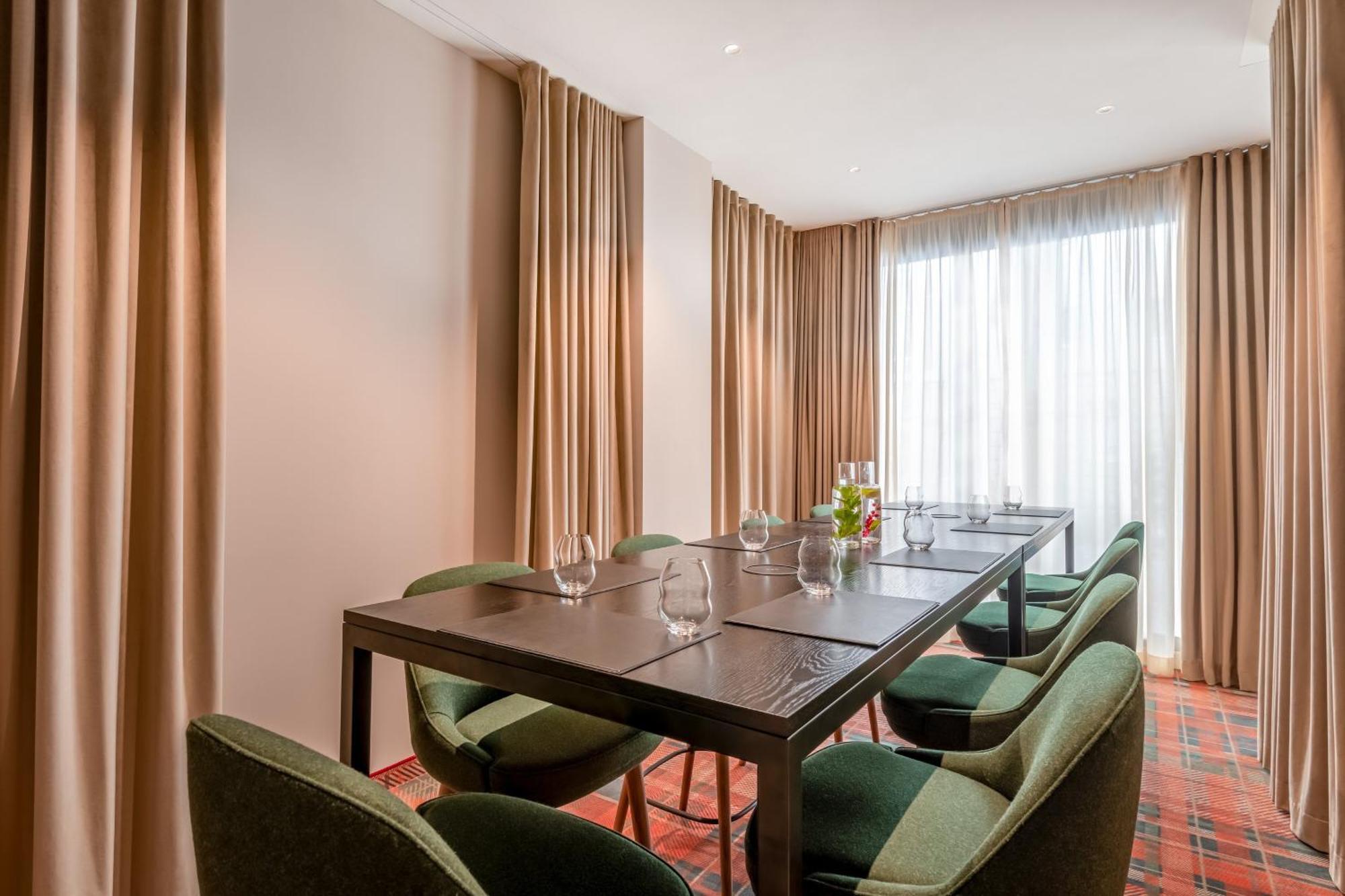 Sheraton Grand Salzburg Bagian luar foto