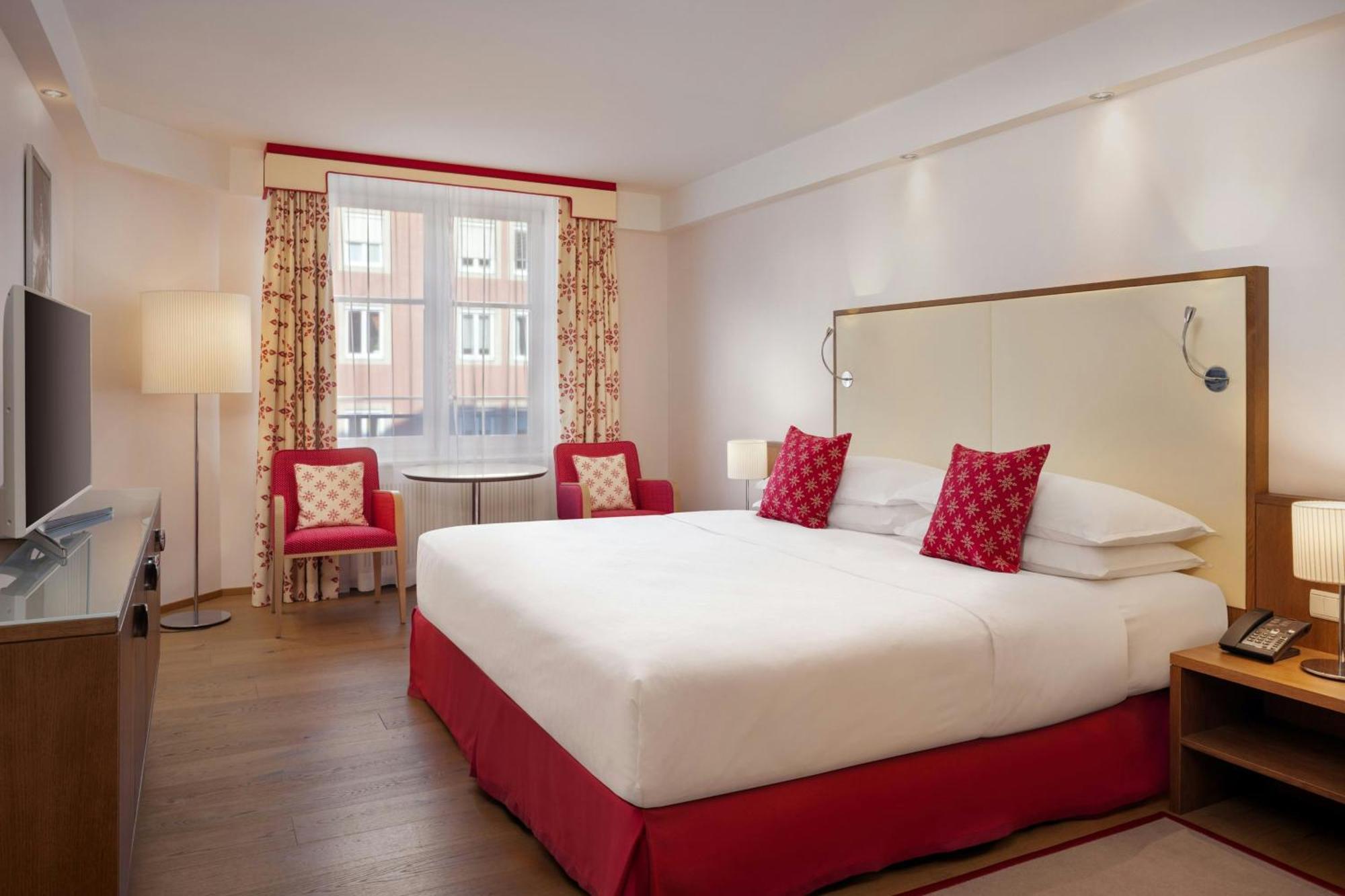 Sheraton Grand Salzburg Bagian luar foto